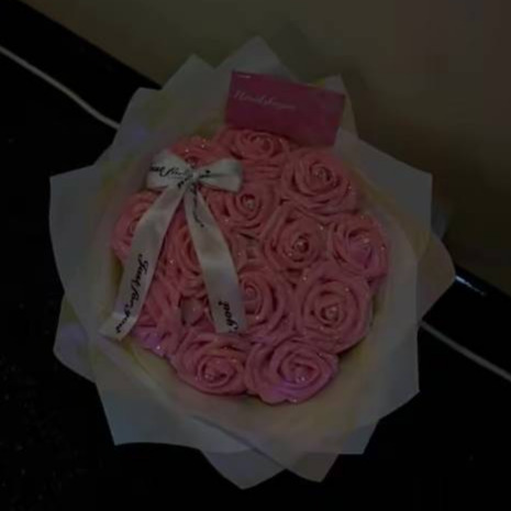 Pink glitter rose bouquet